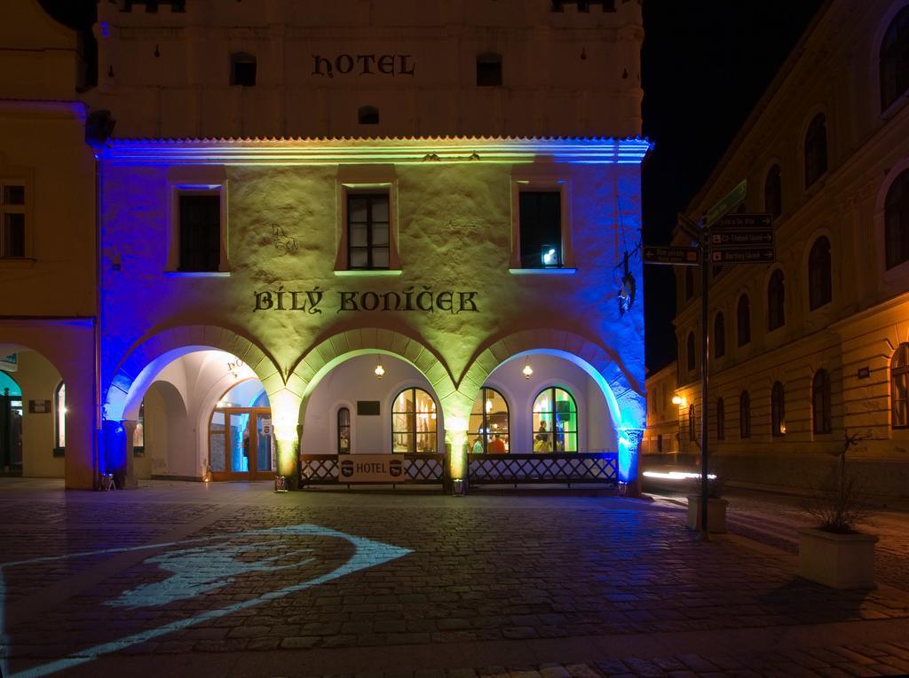 Hotel Bily Konicek Třeboň Exteriör bild