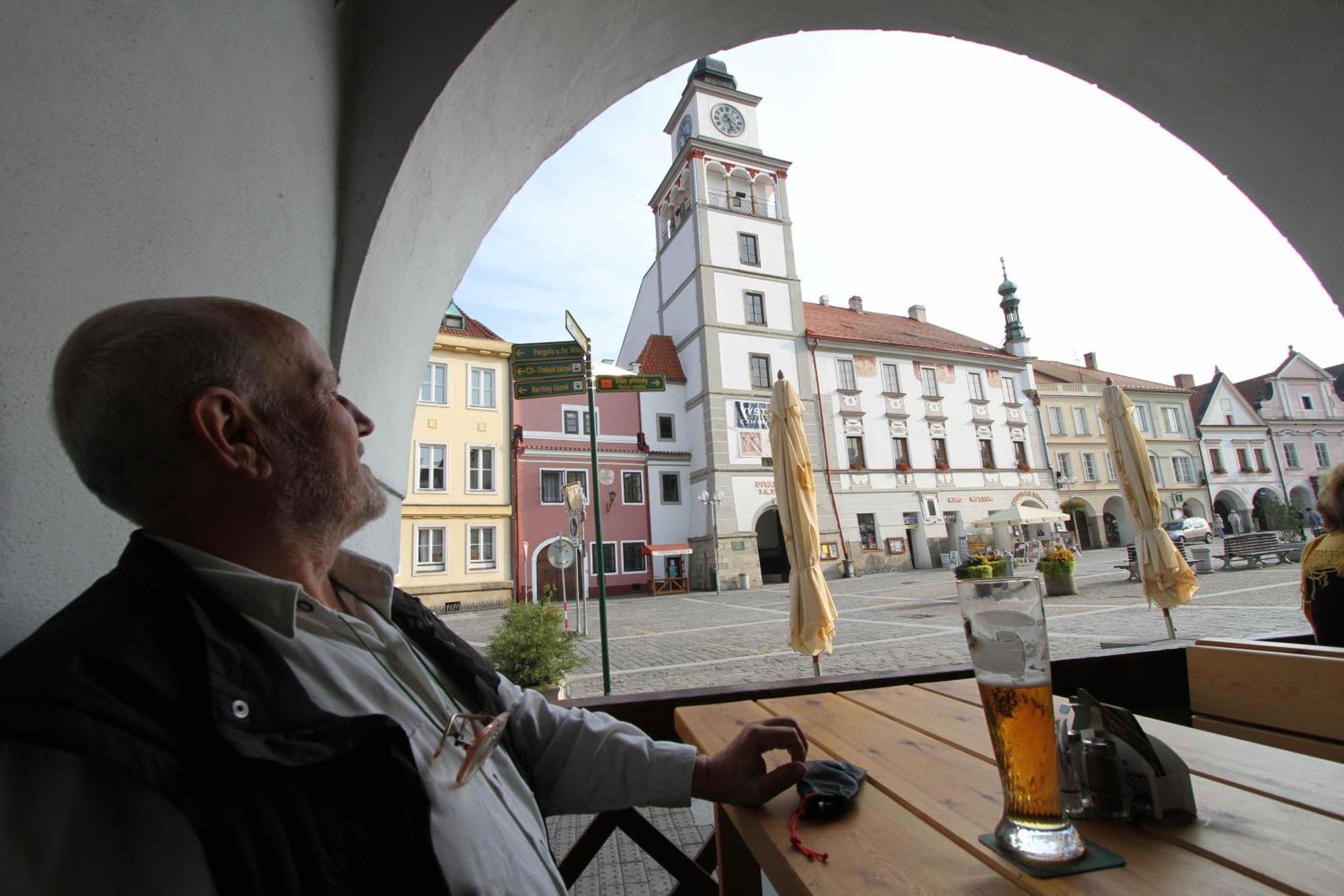 Hotel Bily Konicek Třeboň Exteriör bild