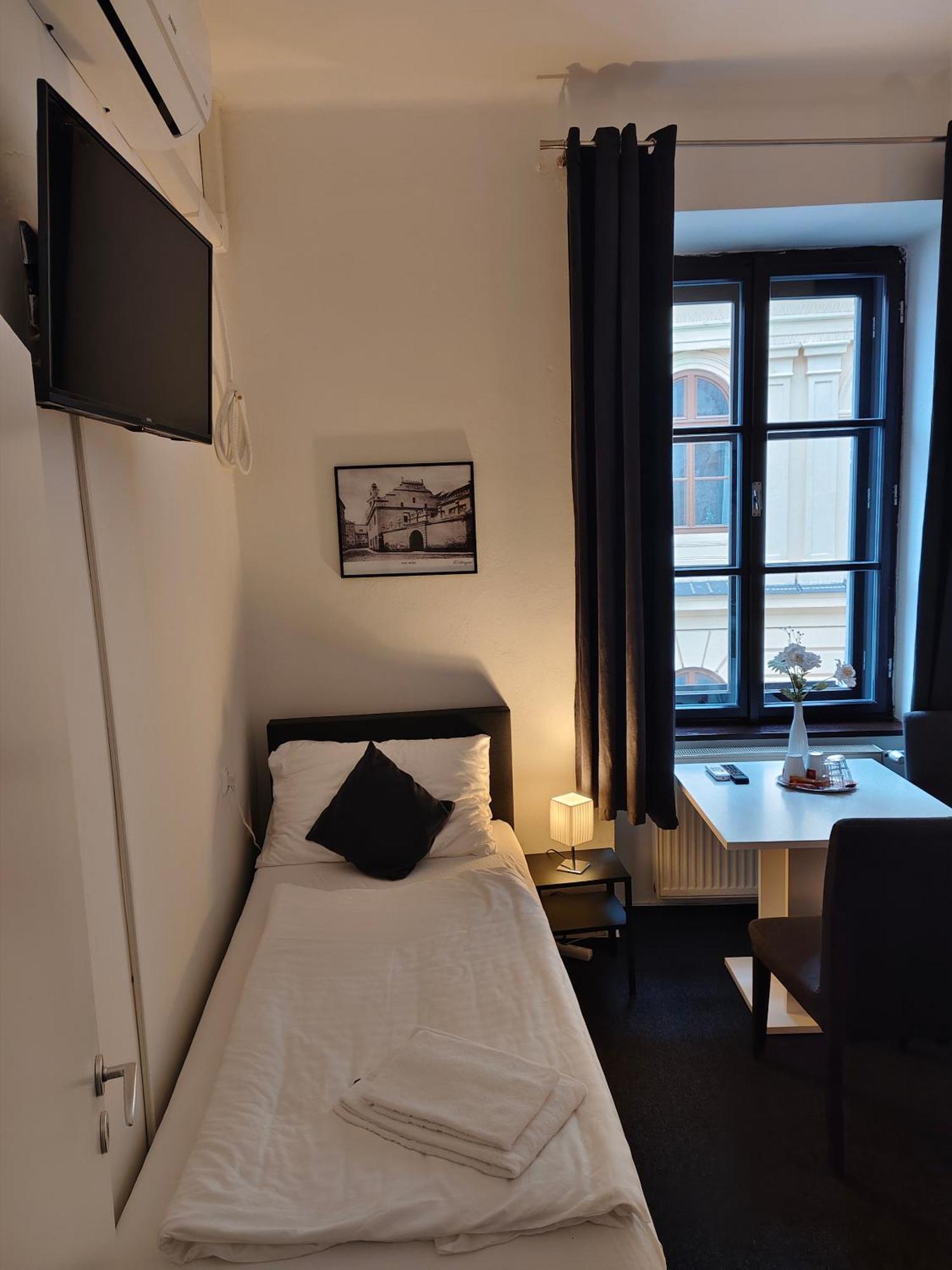 Hotel Bily Konicek Třeboň Exteriör bild