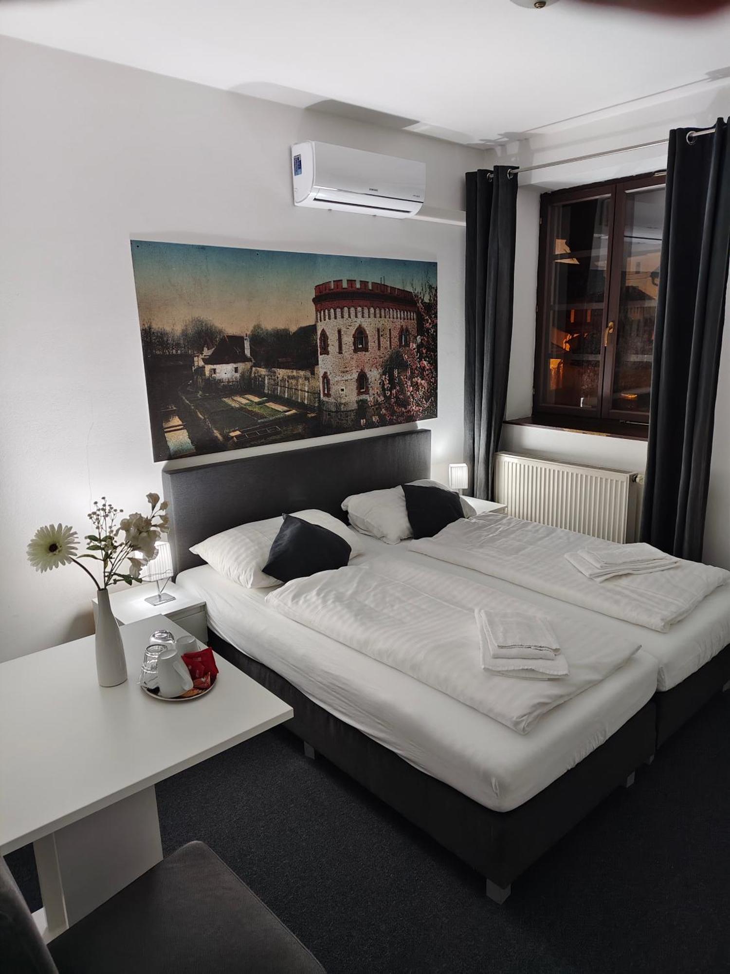 Hotel Bily Konicek Třeboň Exteriör bild