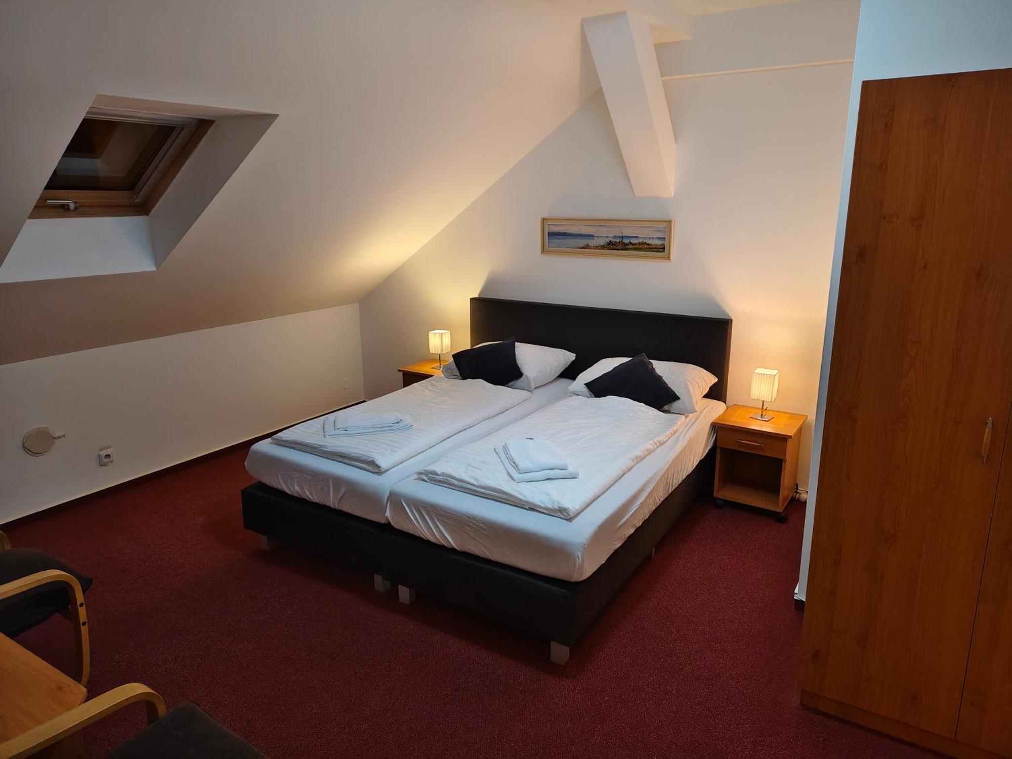 Hotel Bily Konicek Třeboň Exteriör bild