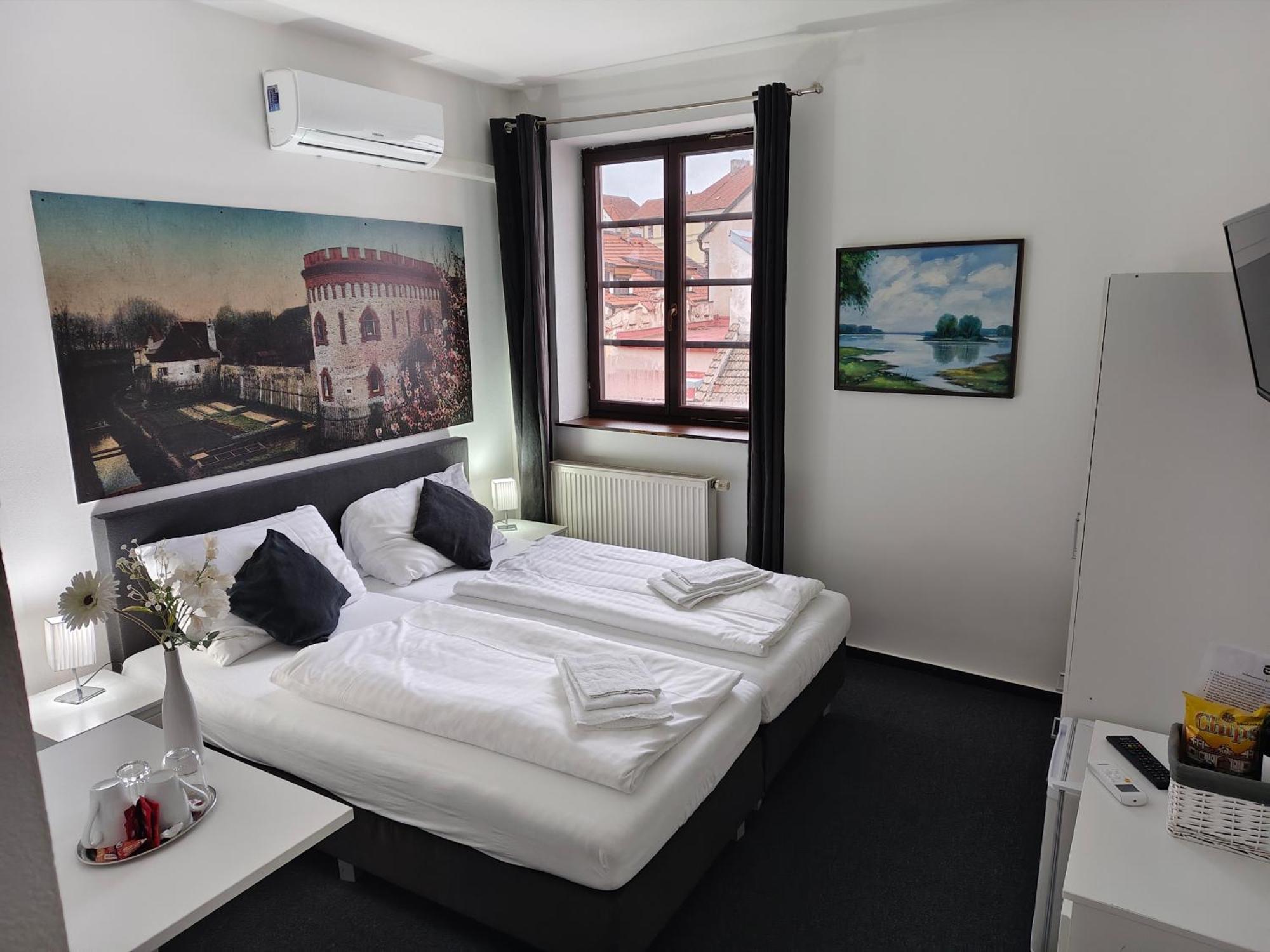 Hotel Bily Konicek Třeboň Exteriör bild