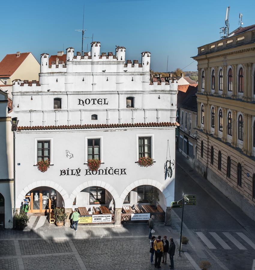Hotel Bily Konicek Třeboň Exteriör bild
