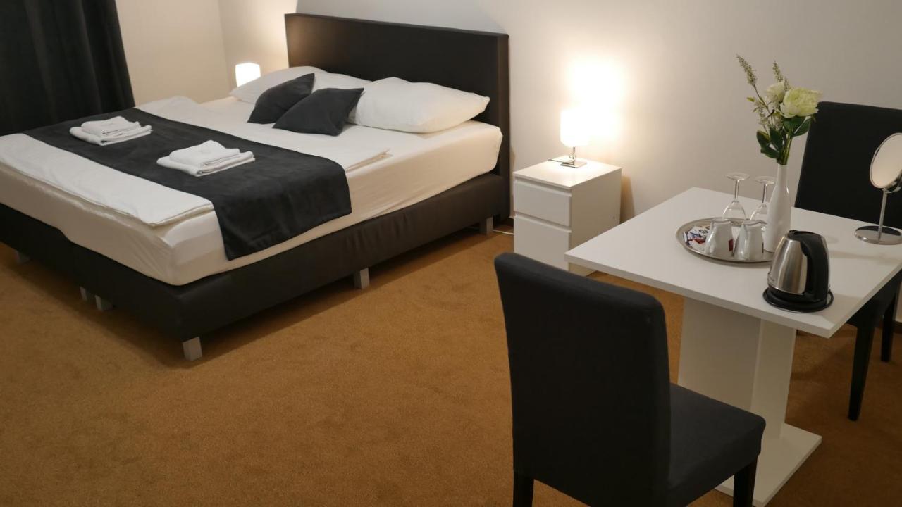 Hotel Bily Konicek Třeboň Exteriör bild