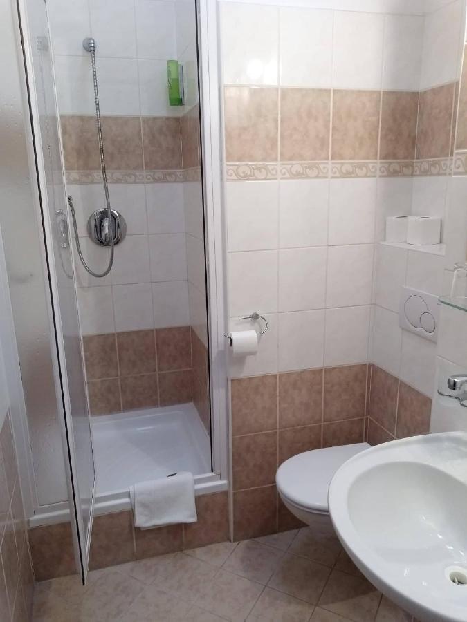 Hotel Bily Konicek Třeboň Exteriör bild